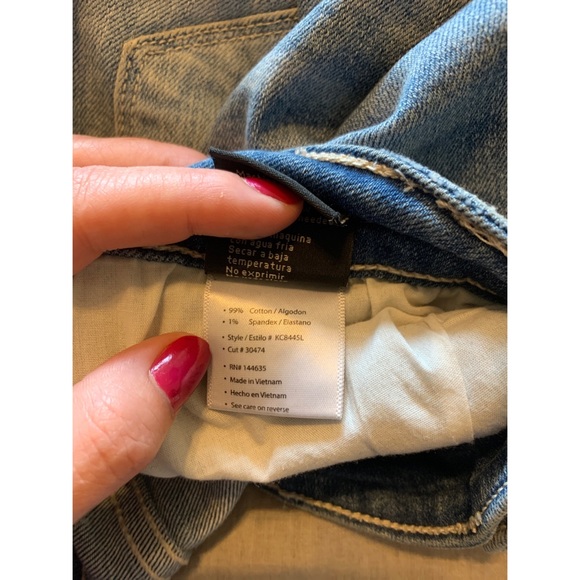 Light wash button fly - Picture 4 of 5